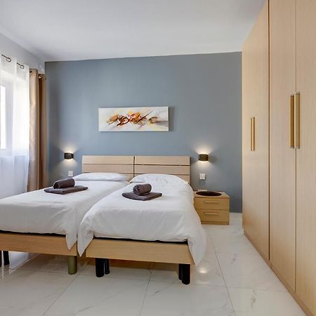 Chic 2Br Penthouse Steps From The Promenade Appartement Sliema Buitenkant foto