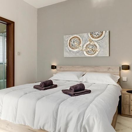 Chic 2Br Penthouse Steps From The Promenade Appartement Sliema Buitenkant foto