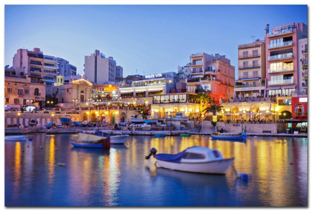 Chic 2Br Penthouse Steps From The Promenade Appartement Sliema Buitenkant foto