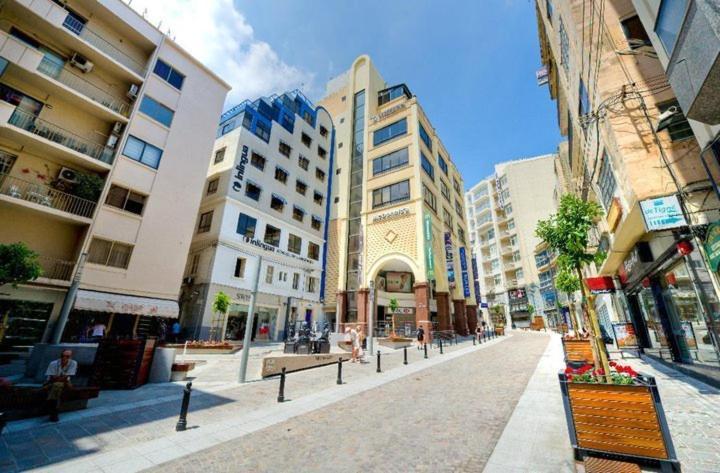 Chic 2Br Penthouse Steps From The Promenade Appartement Sliema Buitenkant foto