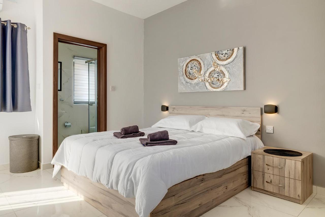 Chic 2Br Penthouse Steps From The Promenade Appartement Sliema Buitenkant foto