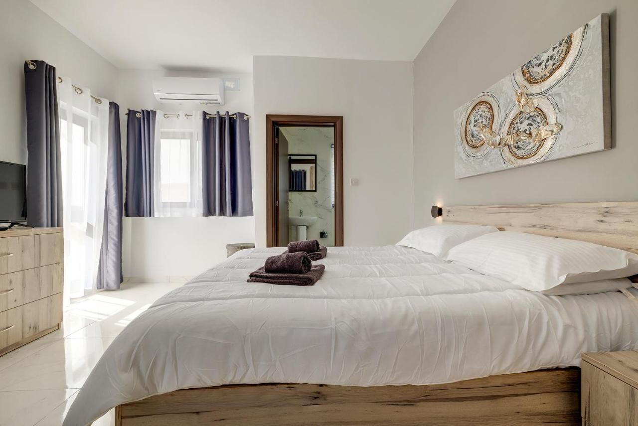 Chic 2Br Penthouse Steps From The Promenade Appartement Sliema Buitenkant foto
