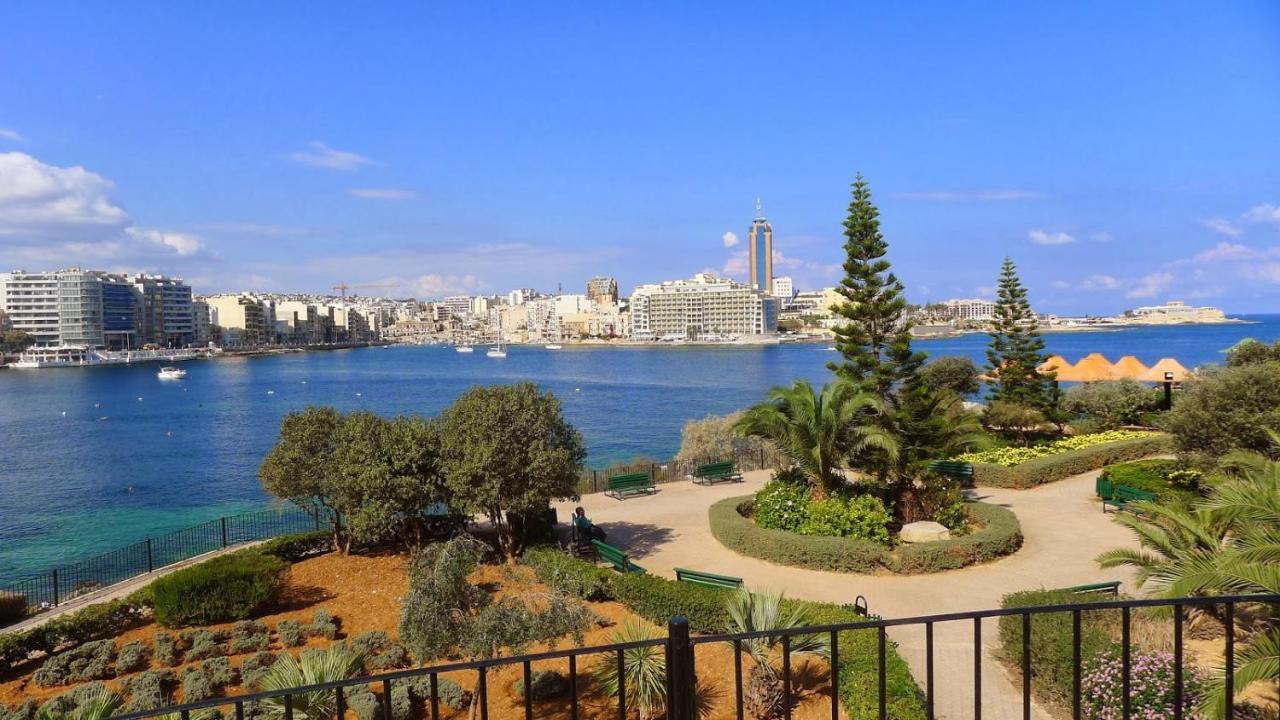 Chic 2Br Penthouse Steps From The Promenade Appartement Sliema Buitenkant foto