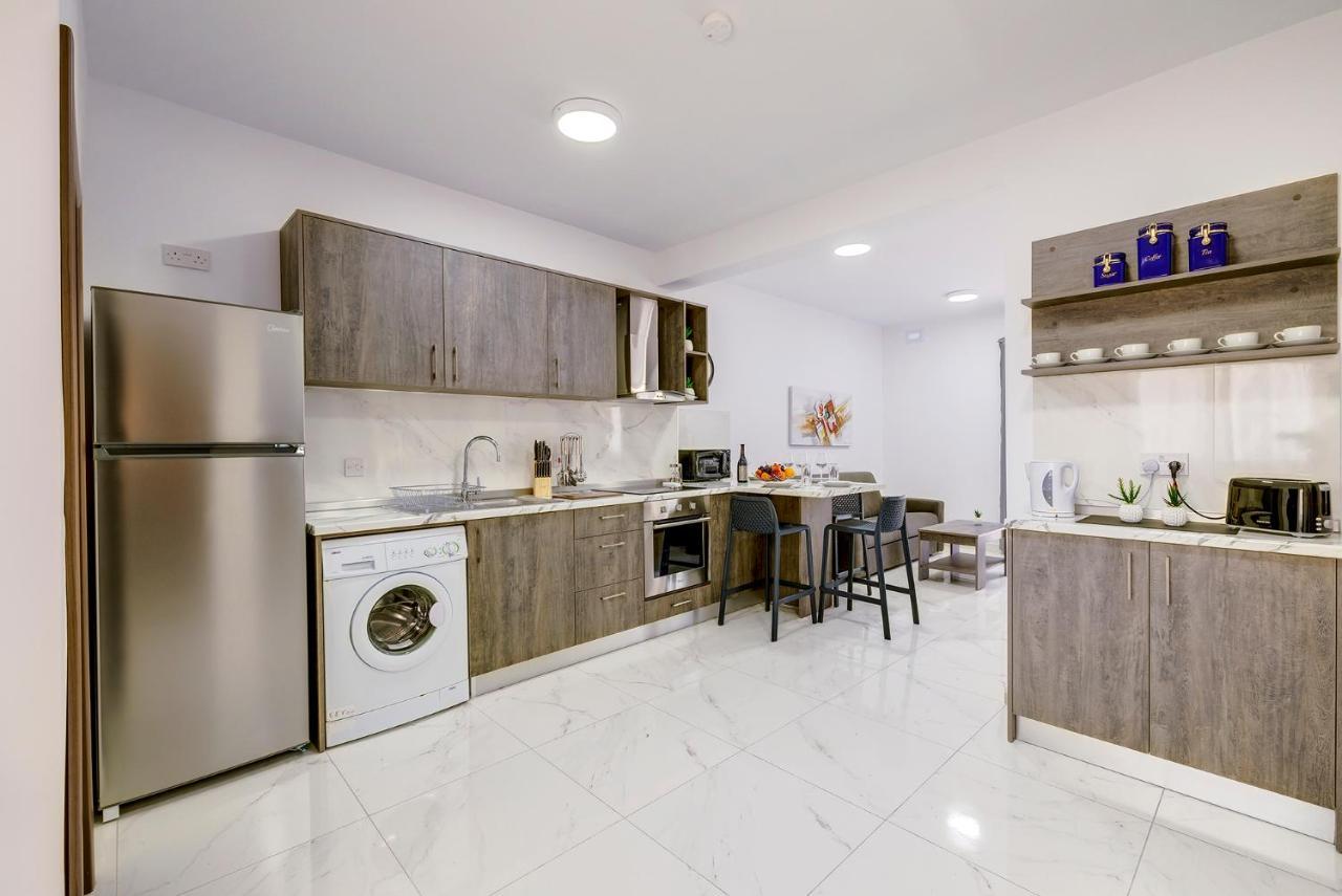 Chic 2Br Penthouse Steps From The Promenade Appartement Sliema Buitenkant foto