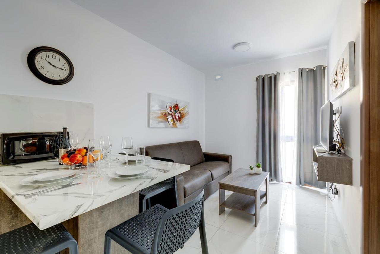 Chic 2Br Penthouse Steps From The Promenade Appartement Sliema Buitenkant foto