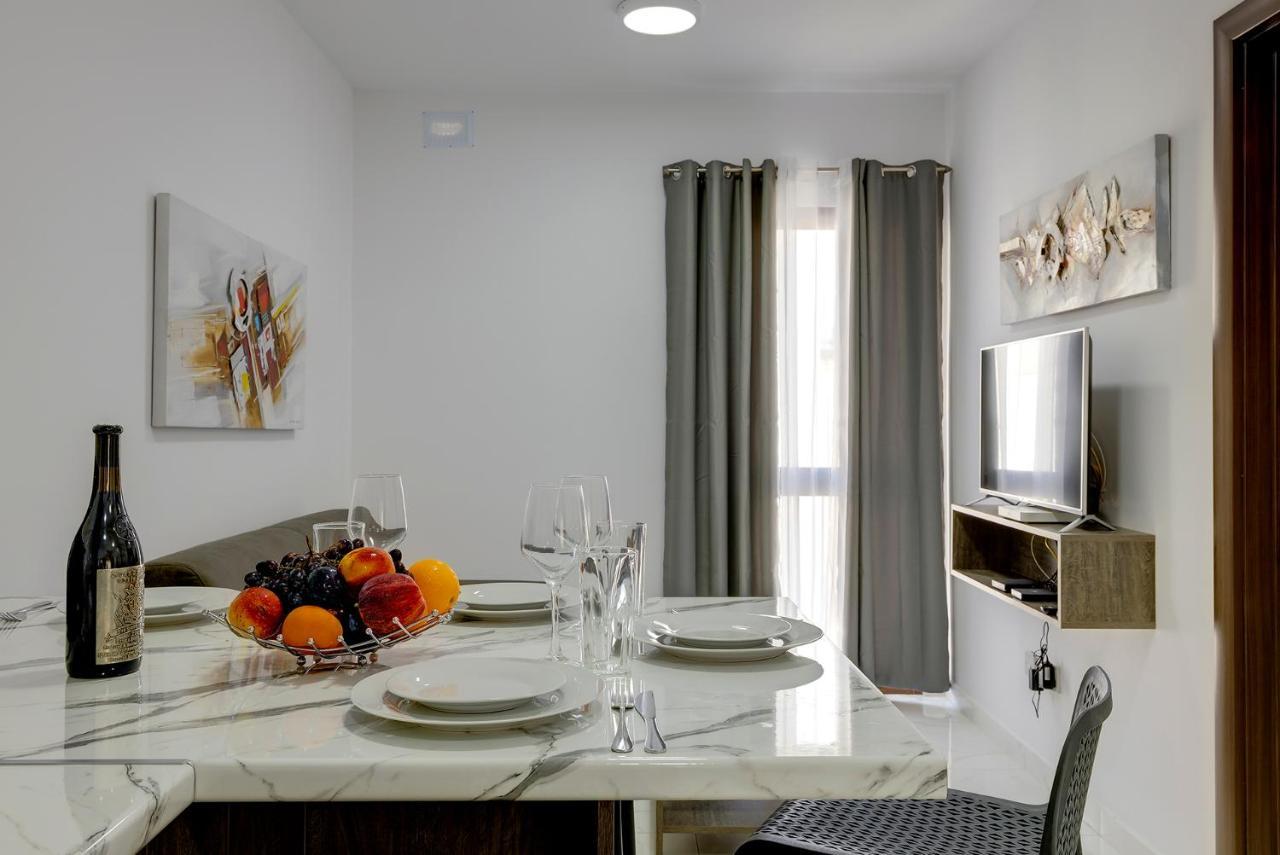 Chic 2Br Penthouse Steps From The Promenade Appartement Sliema Buitenkant foto