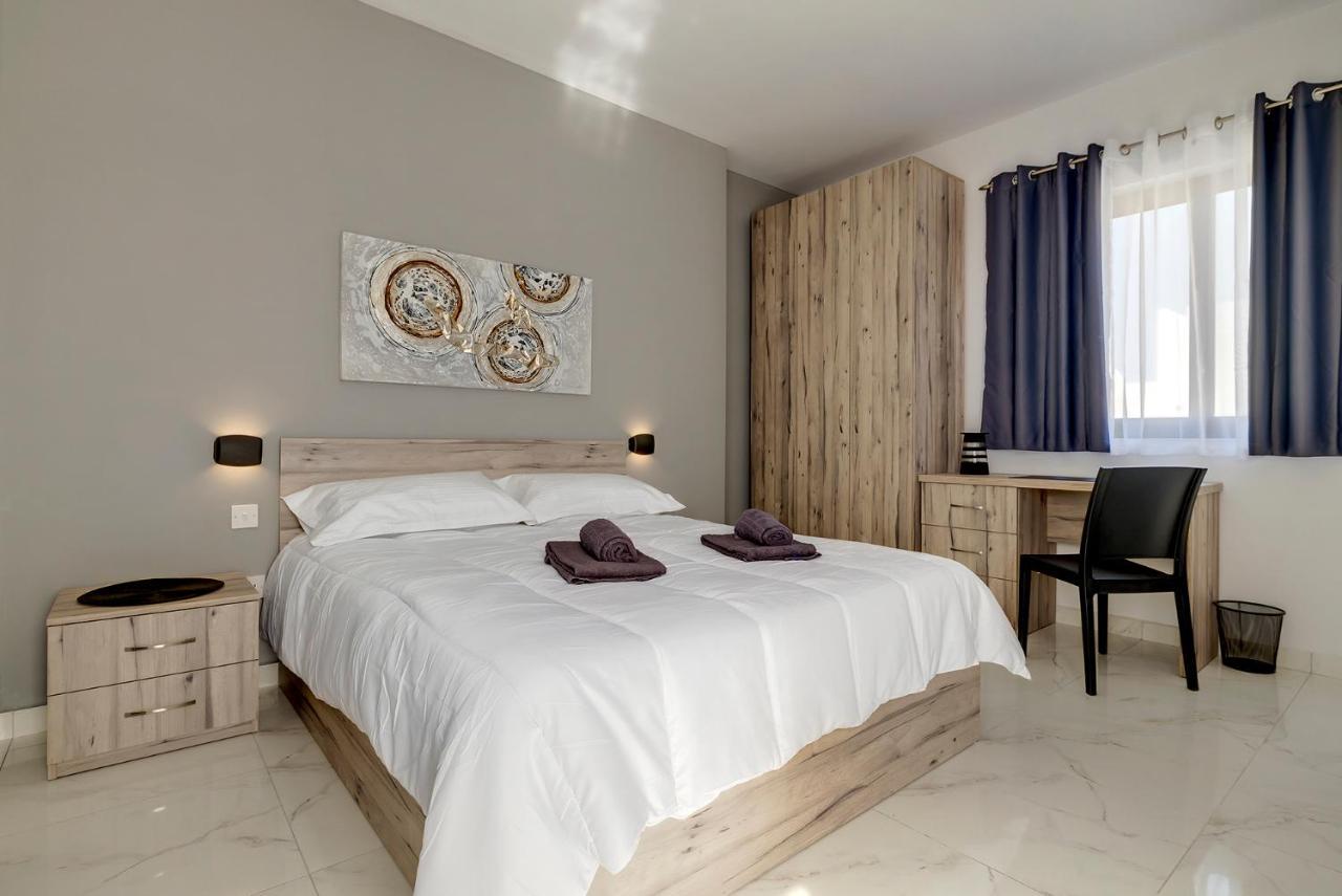 Chic 2Br Penthouse Steps From The Promenade Appartement Sliema Buitenkant foto
