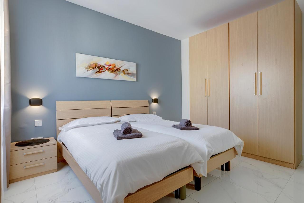 Chic 2Br Penthouse Steps From The Promenade Appartement Sliema Buitenkant foto